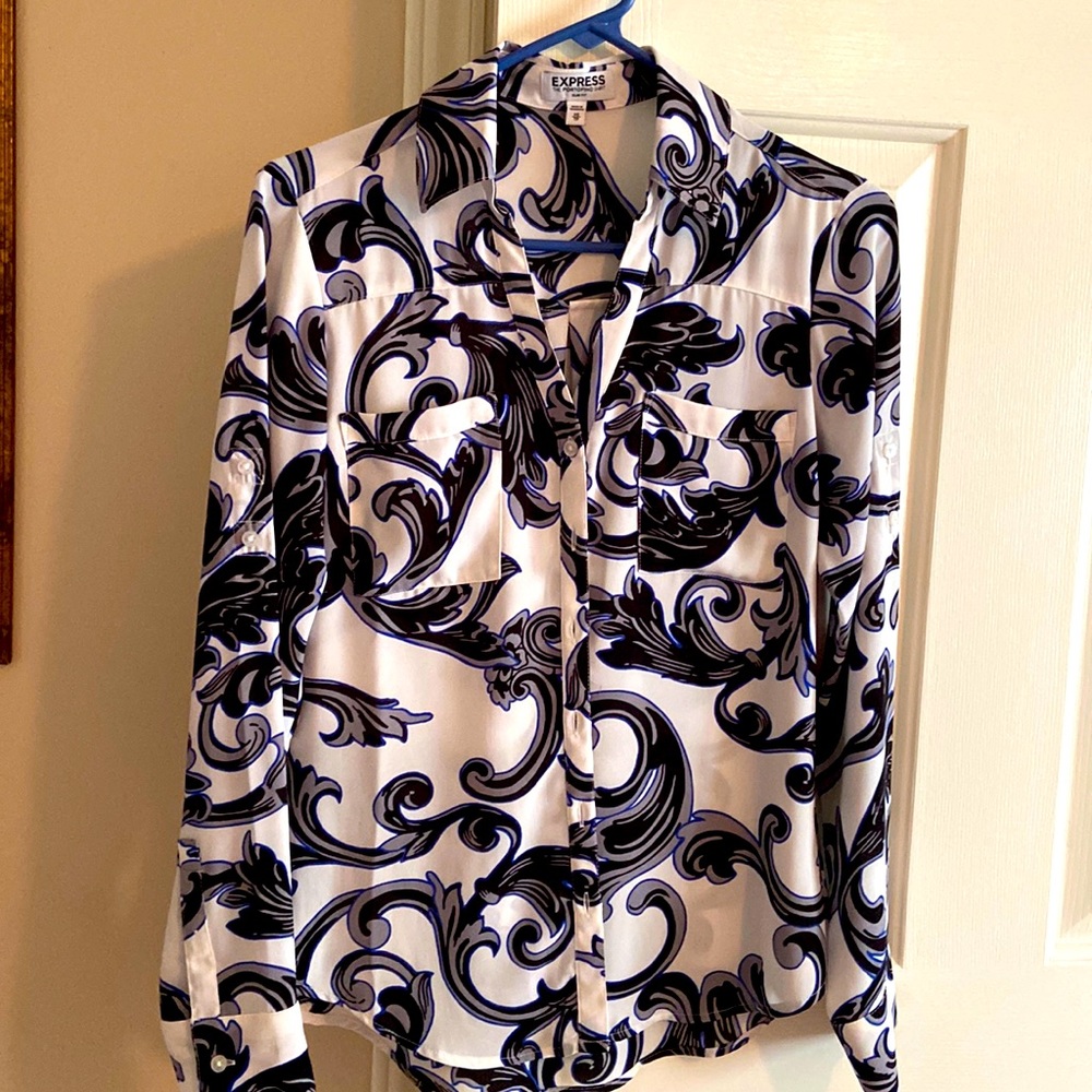 Express portofino slim fit blouse. Paisley print button down